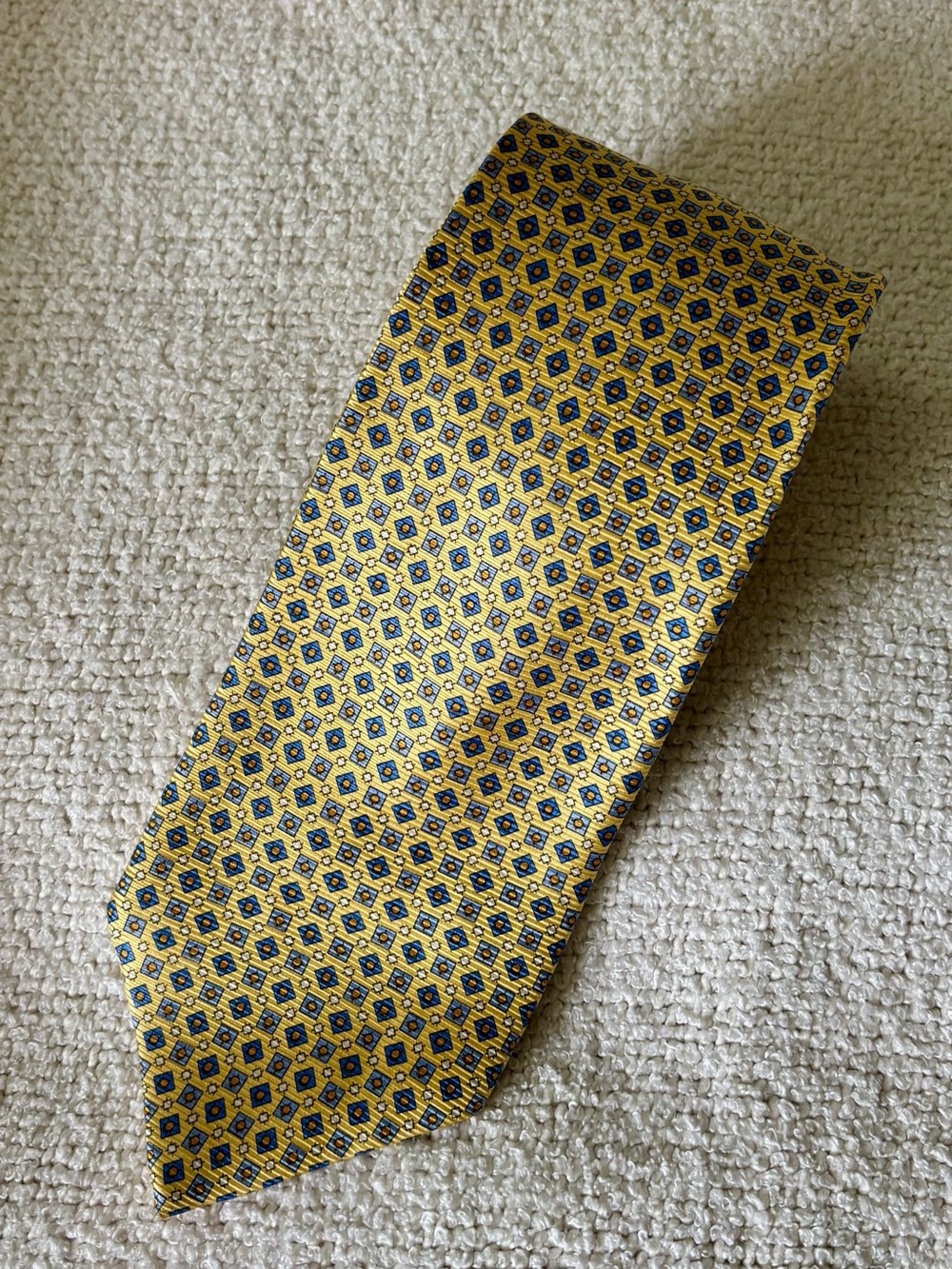Jos. A. Bank Men's Yellow Blue Geometric Silk Tie Woven Made in Italy